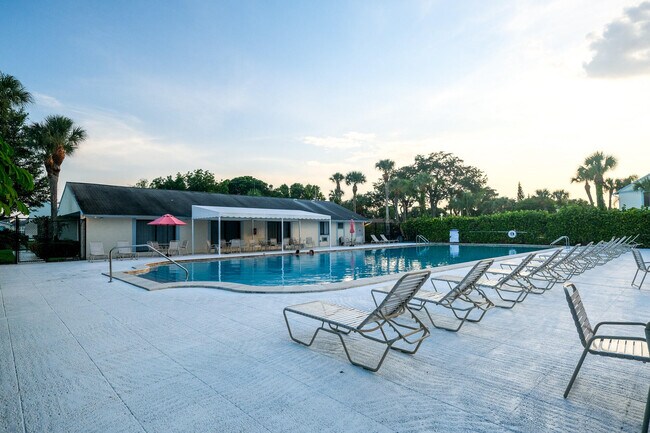 Building Photo - 1109 Green Pine Blvd