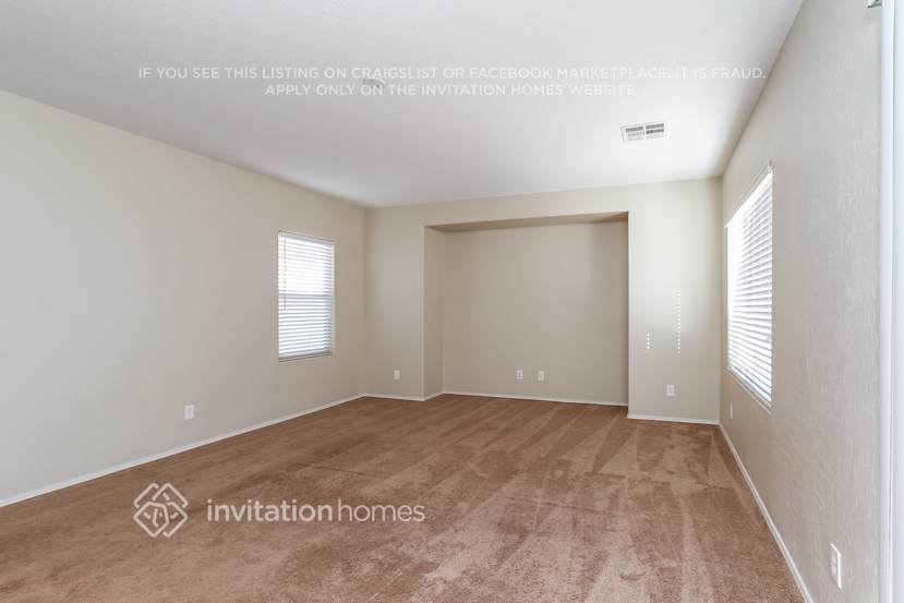 Building Photo - 2425 Rue Royale St