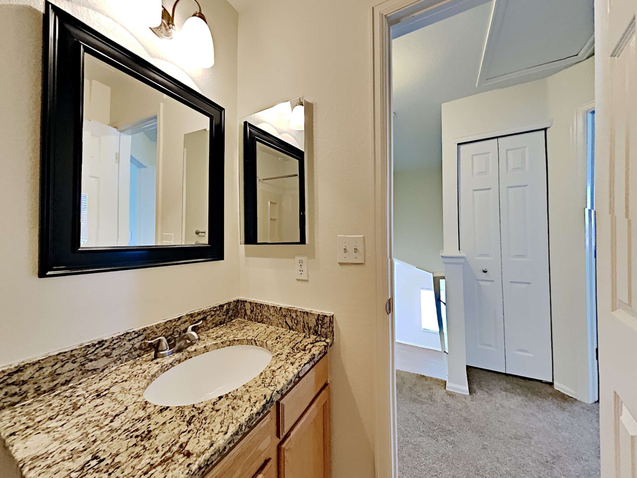 Building Photo - 19984 E Lasalle Dr