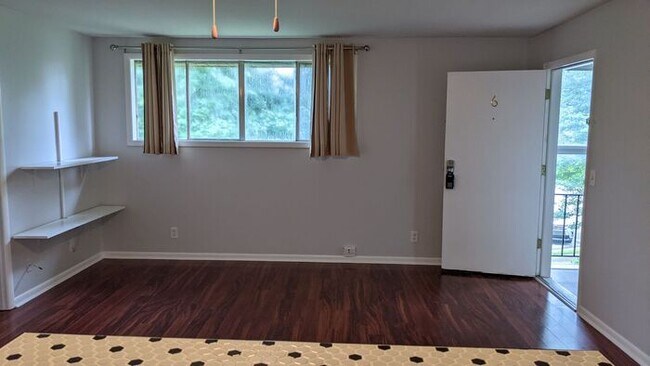 Building Photo - Walking Distance to the Gulch and Music Row