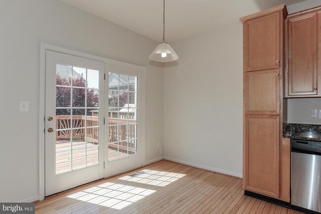 Building Photo - 22616 Welborne Manor Square