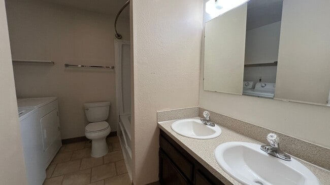 Building Photo - 403/405 Camelot Drive