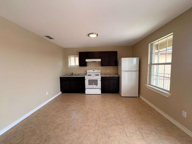 Building Photo - 4018 San Agustin Ave
