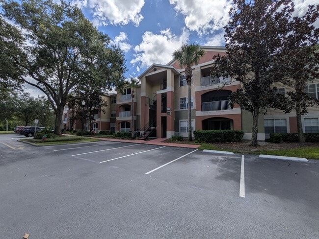 Building Photo - 3/2 Condo, Villas at Lakeside in Oveido