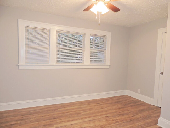 Building Photo - Newly & Amazingly Rehabbed 3 Bed - 1 Bath ...