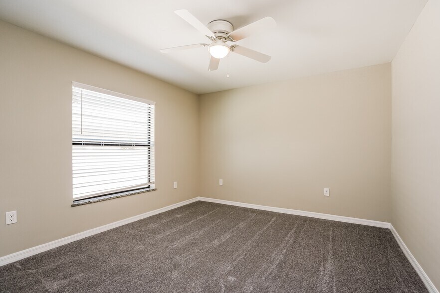 Building Photo - 18434 Fern Rd