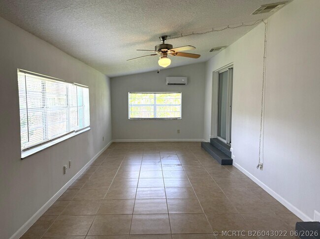 Building Photo - 1115 Hernando St