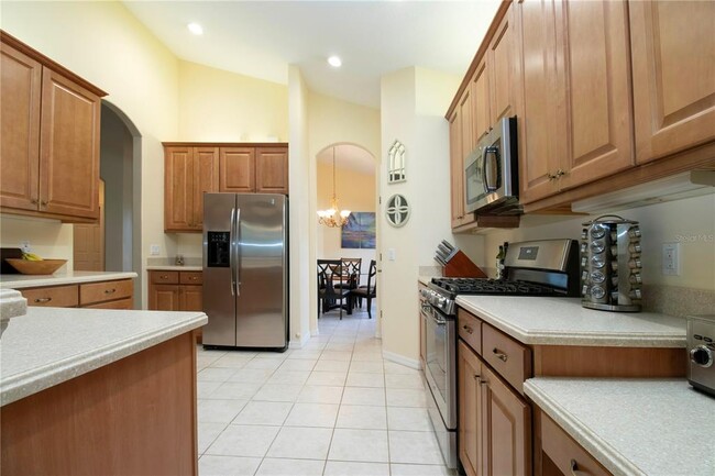 Building Photo - 275 Dahlia Ct