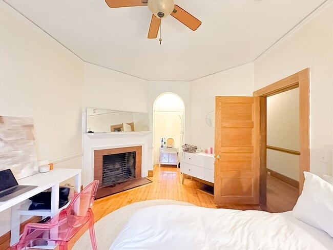 Building Photo - 36 St Stephen St