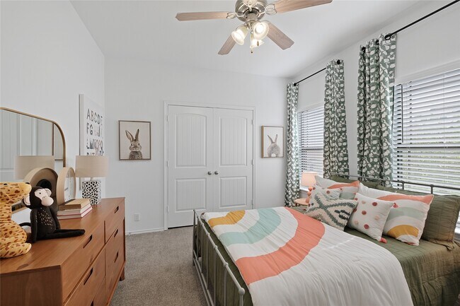 Building Photo - 6611 Aspen Heights