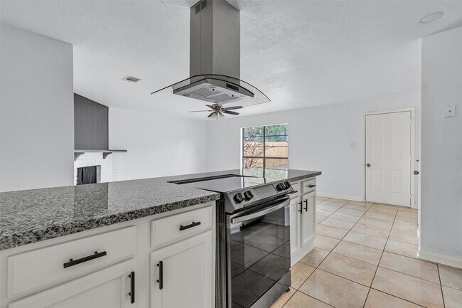 Building Photo - 4406 Kacee Dr