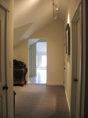 Building Photo - 102 Highland Pl