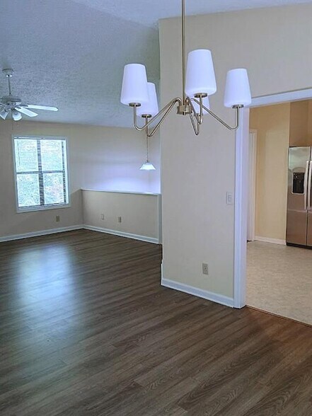Building Photo - 10630 Colony Glen Dr