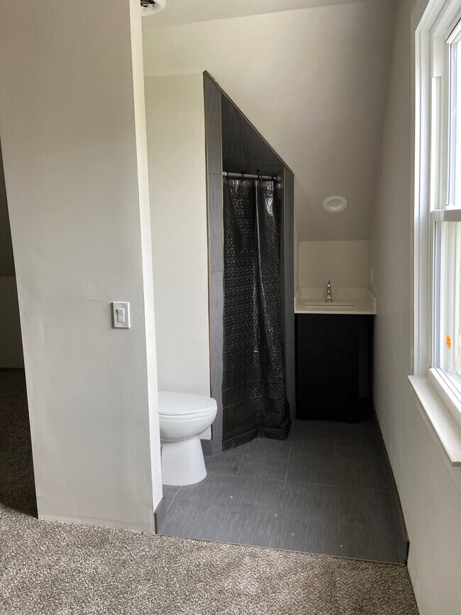 Building Photo - $1,600 - One of a Kind Bungalow in Hamtramck