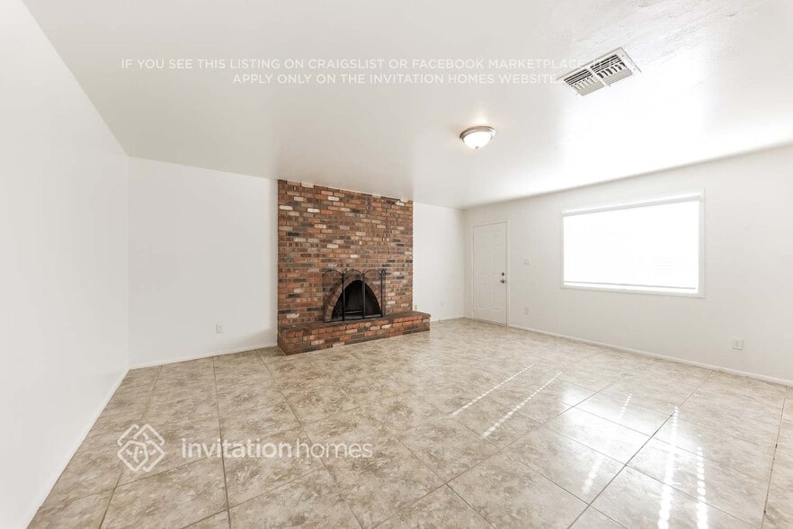 Building Photo - 3424 W Bloomfield Rd