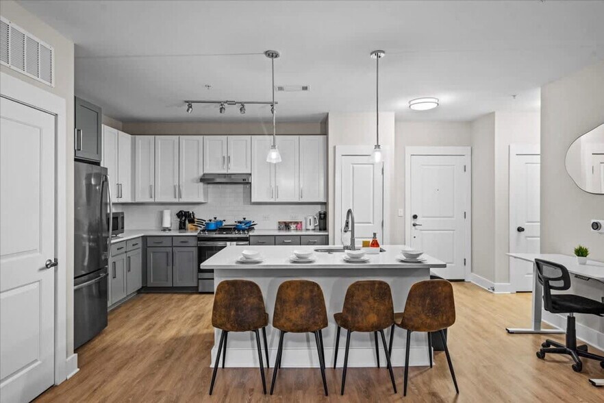 Building Photo - 5811 Market Way Dr