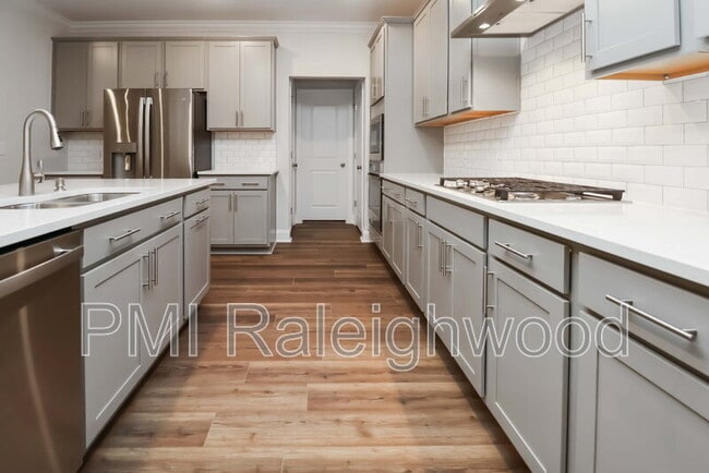 Building Photo - 304 Canyon Spring Trl