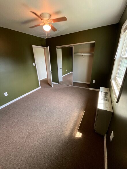 Building Photo - 4419 Romlon St