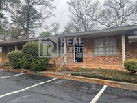 Building Photo - Two Bedroom Apartment in Warner Robins!