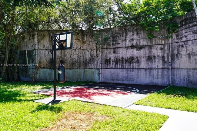 Building Photo - Northeast 18th Court, Miami, FL 33179 - 4 BR 2 BA house