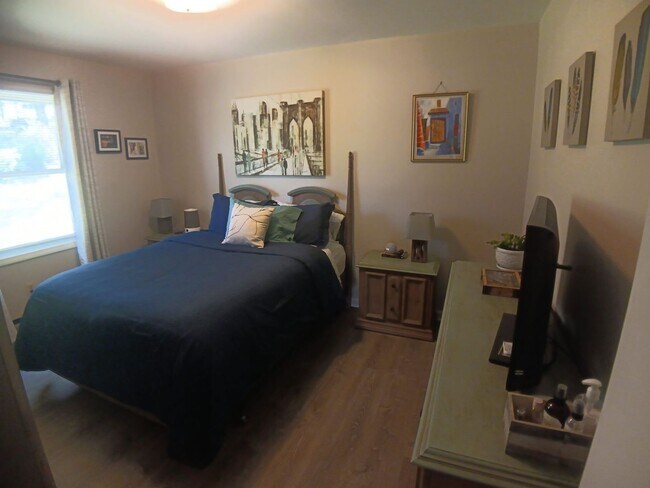 Building Photo - Blacksburg, 2 BR / 1 BA Available Aug 1st