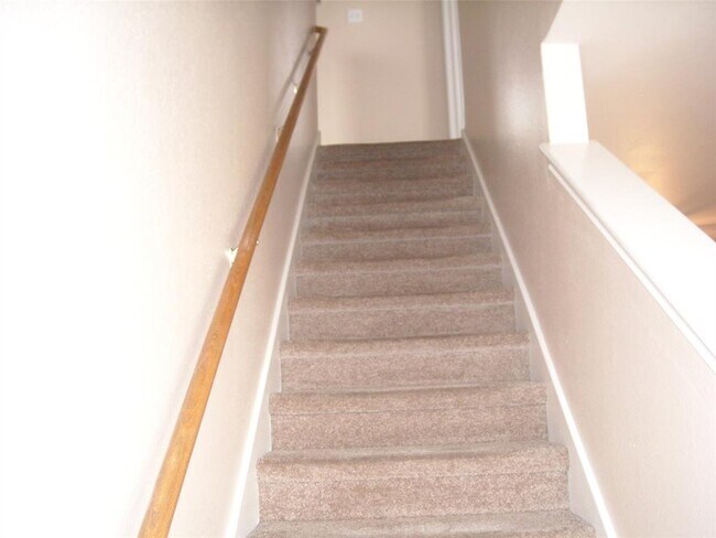 Building Photo - 2849 Southampton Way