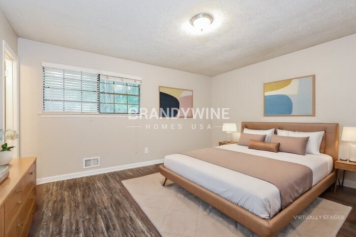 Building Photo - 9347 Forest Knoll Dr