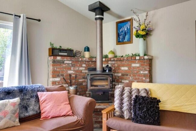 Building Photo - 20719 Ponderosa Way