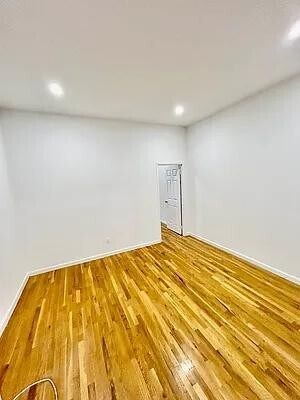 Building Photo - 11 Maiden Ln