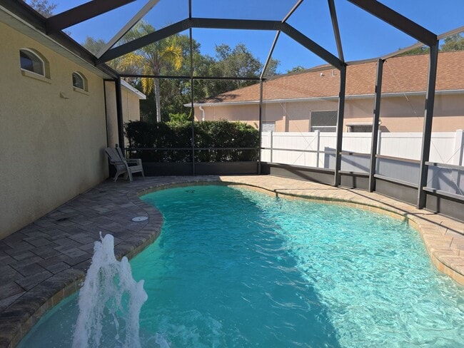 Building Photo - $200 Off First Full months Rent-Charming 3-Bedroom, 2-Bathroom Single-Family Pool Home in New Por...