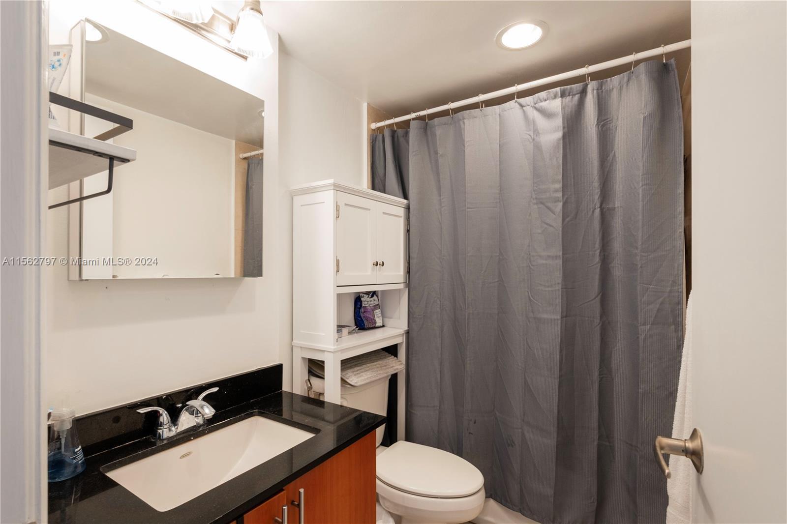 Building Photo - 7501 E Treasure Dr