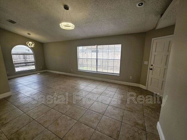 Building Photo - 1407 Mohrlake Dr
