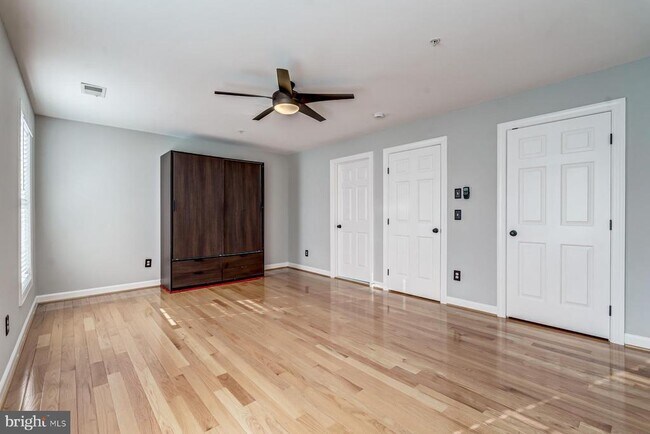 Building Photo - 5820 Pearson Ln