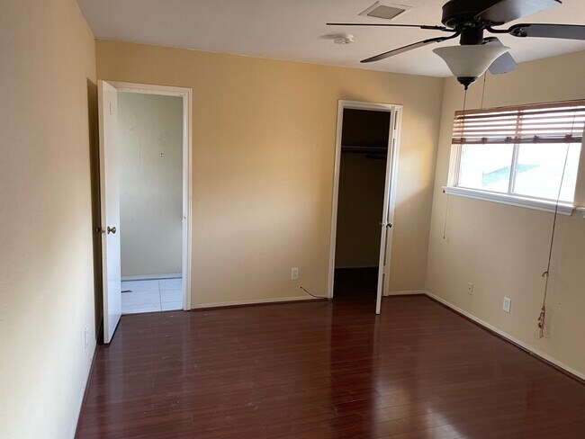 Building Photo - 12510 Manor Ct