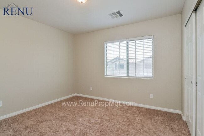 Building Photo - Fall Special: 1/2 off your first month! Av...