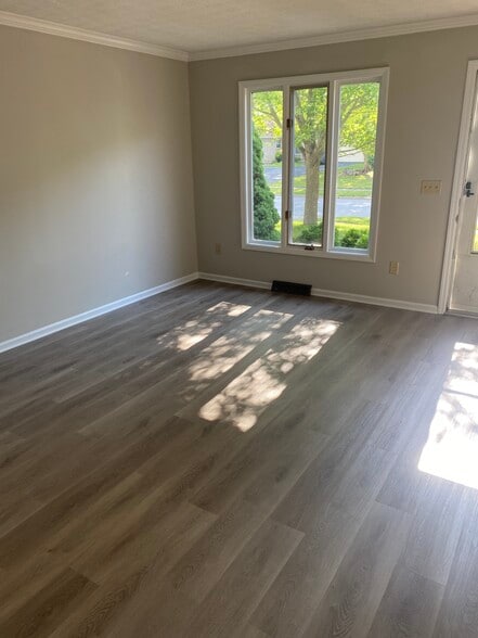 Building Photo - 5475 Archway Dr