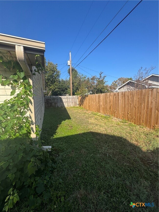 Building Photo - 2810 Daniel Boone Trail