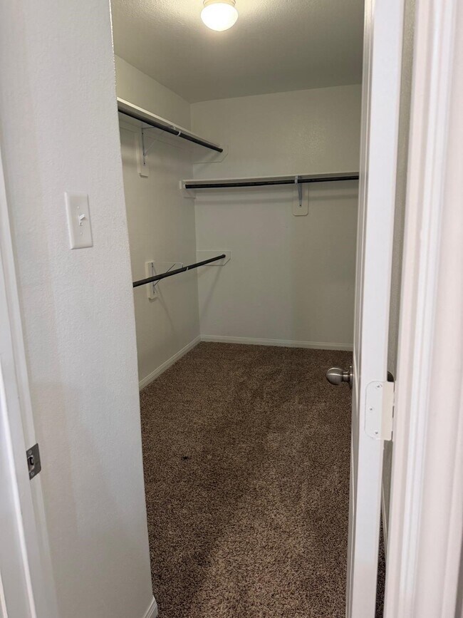 Building Photo - 25419 Grotto Falls Ln