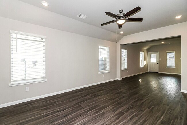 Building Photo - 5122 Hector Gustavo Dr