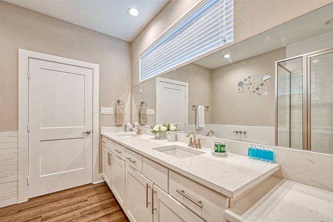 Building Photo - 882 Fortune St