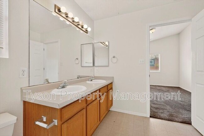 Building Photo - 908 Bursum Ln SE