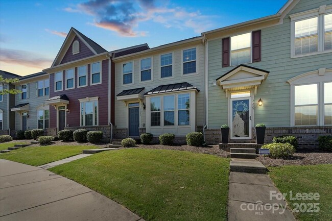 Building Photo - 3323 Major Samuals Way