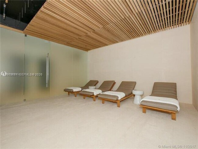 Building Photo - 10201 Collins Ave