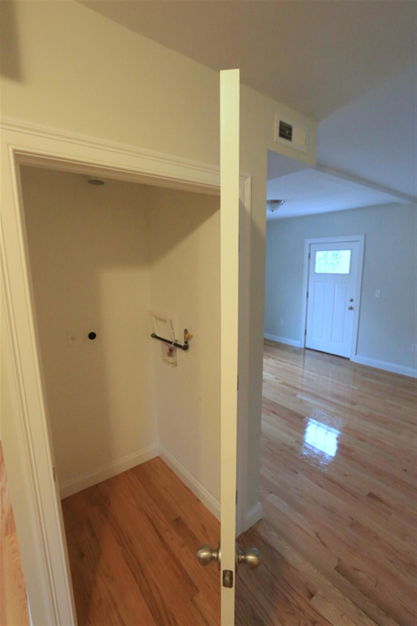 Building Photo - 29 Elmwood St