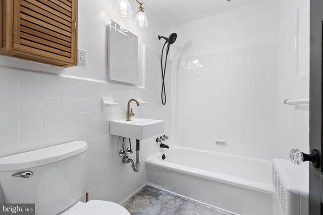 Building Photo - 720 Shaw Ave