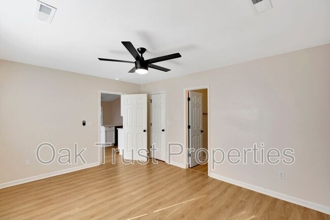 Building Photo - 8335 Weyhill Ct