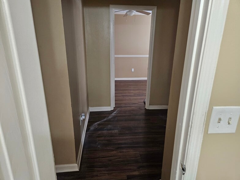 Building Photo - 3835 Conley Downs Dr