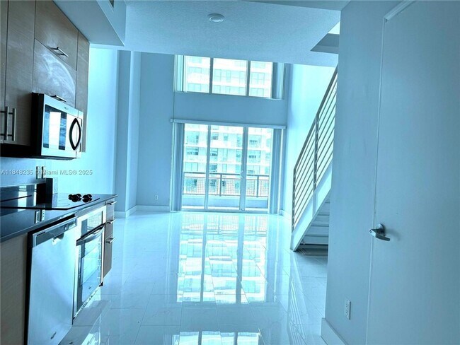 Primary Photo - 60 SW 13th St