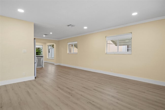 Building Photo - 4514 NW 49th Dr