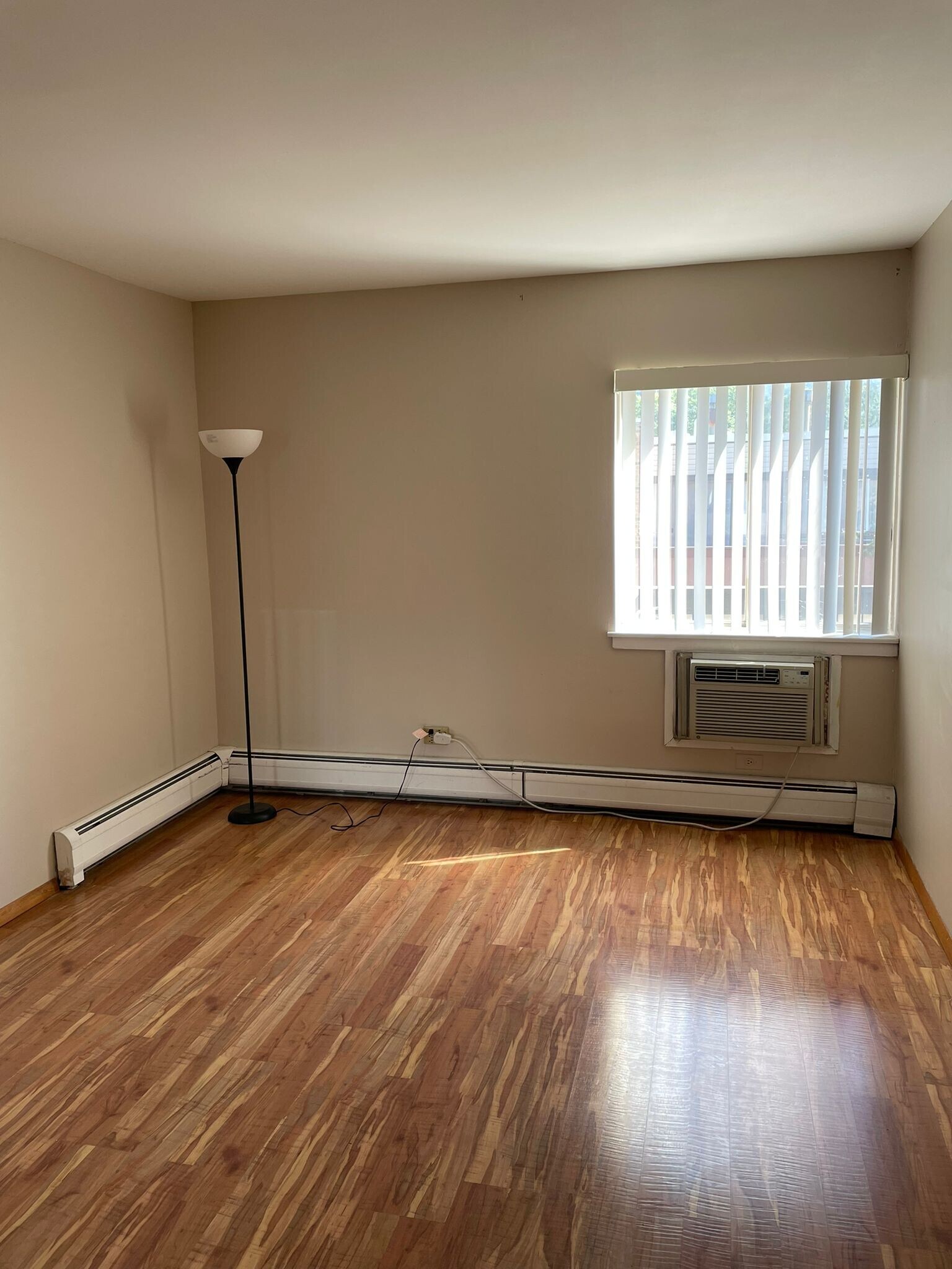 Building Photo - 1810 Hemlock Pl